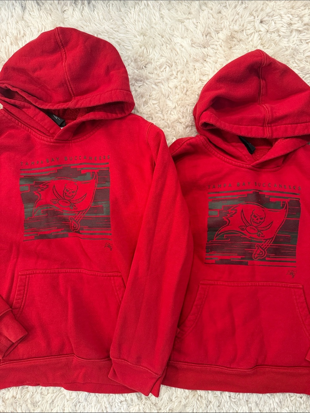 Tampa Bay Buccaneers Boys Hoodie Bundle Youth M & L Red NFL